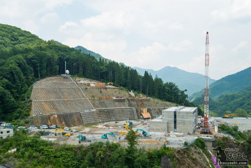 2019年7月31日 八ッ場ダム管理事務所の建設風景（やんば見放台より）